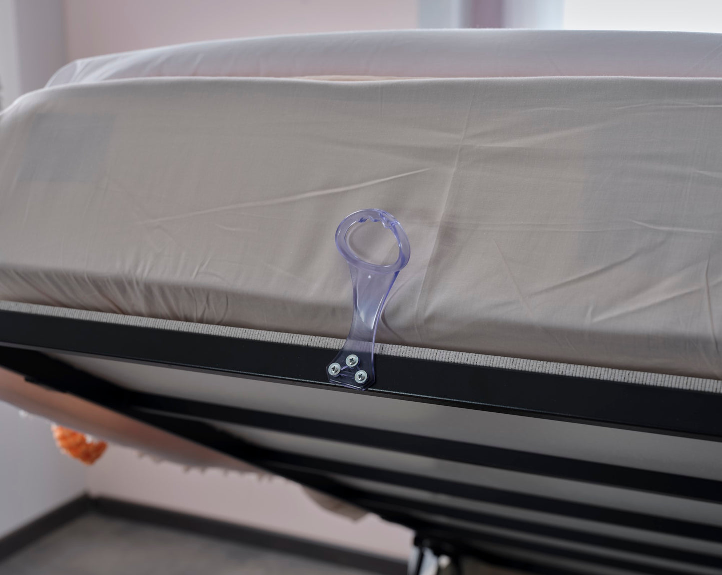 Linda Kids Room Set (Twin Bed & Study Desk & Nightstand)